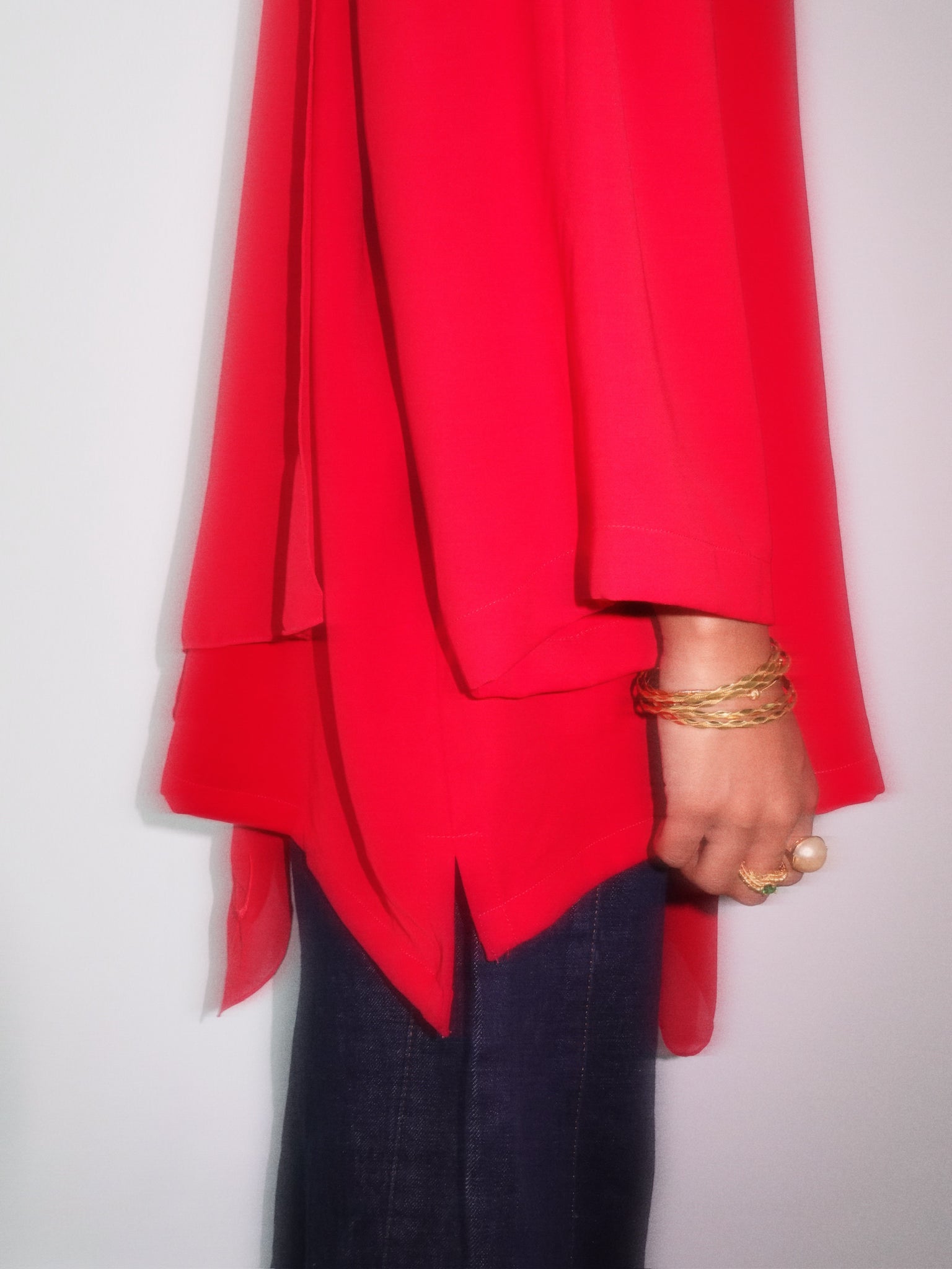RED TEE